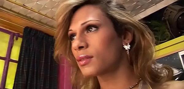  Film - trans inculata sul set fotografico